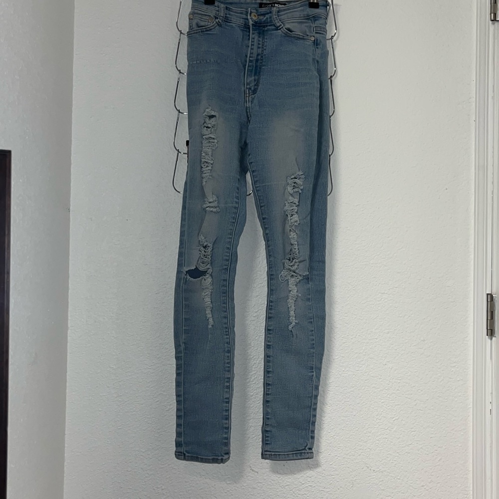 Light wash skinny jeans